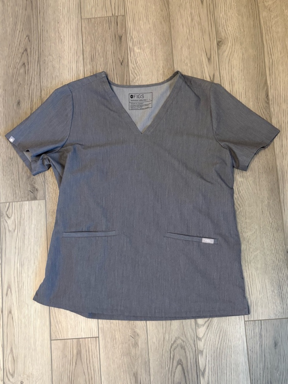 FIGS L Gray Scrub Set